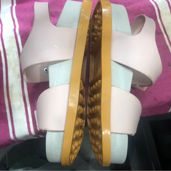 Melissa Jelly size 37 wide EUC. - Picture 4 of 10